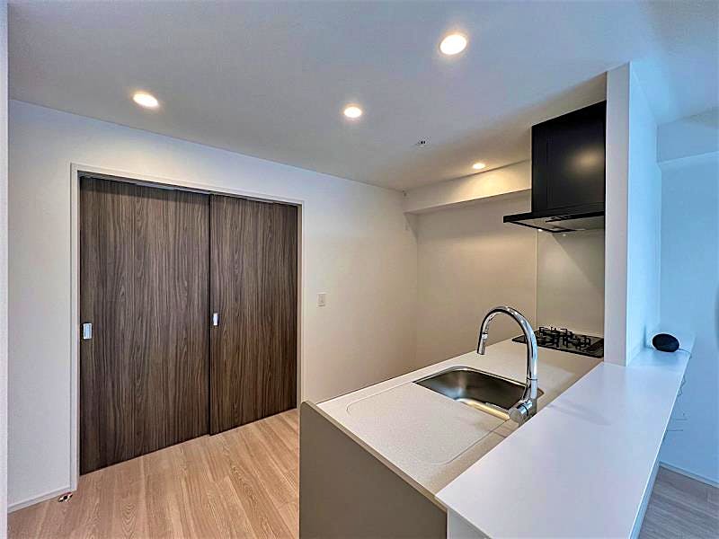 property_interior2_filename