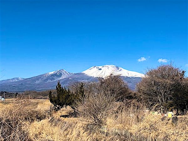 発地川の橋からの浅間山