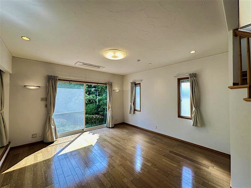 property_interior1_filename
