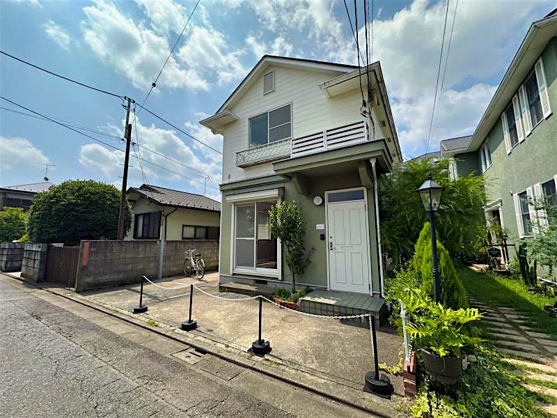 building_exterior_filename