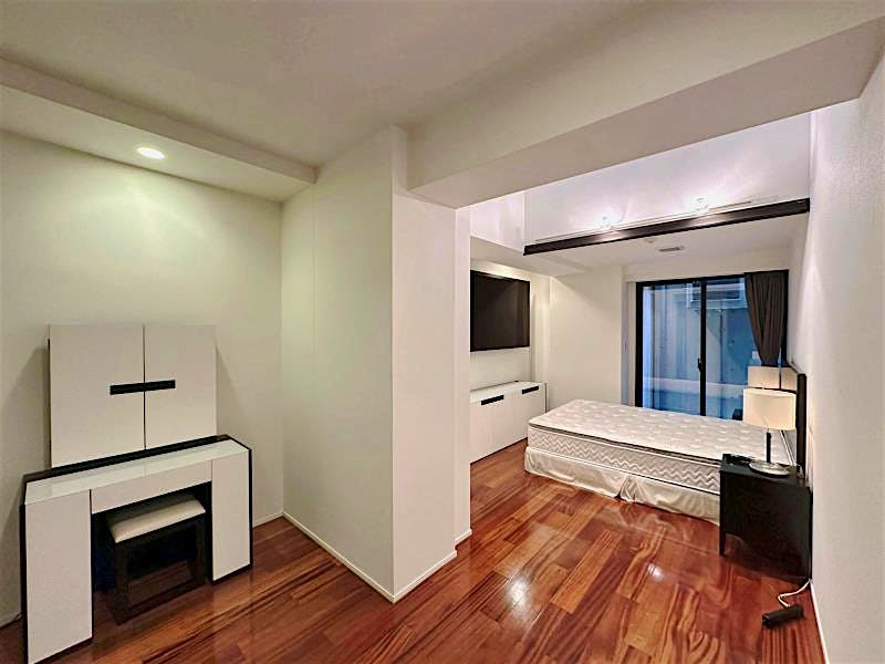 property_interior2_filename