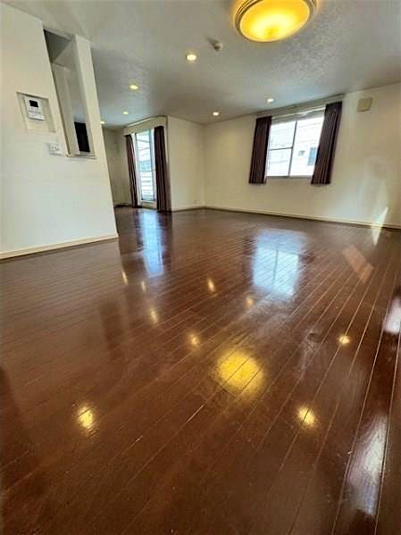 property_interior2_filename