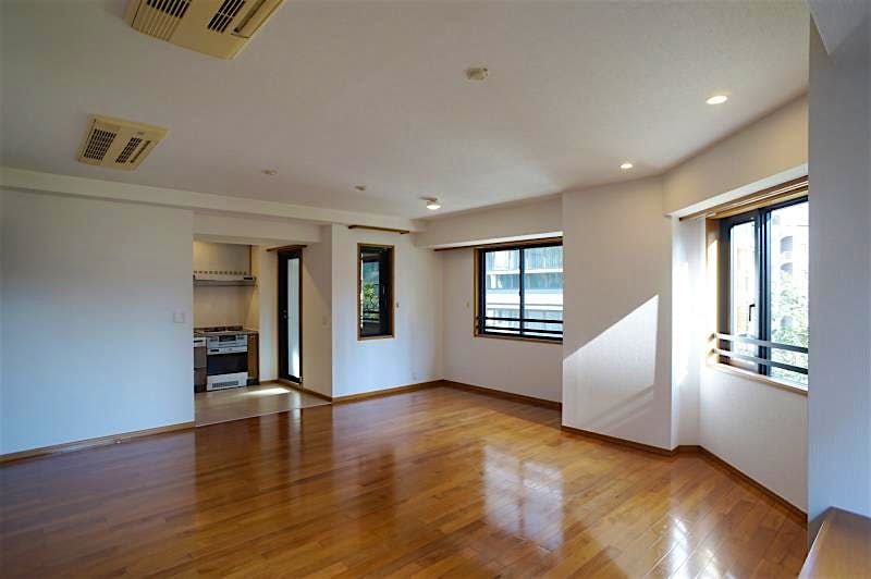 property_interior2_filename