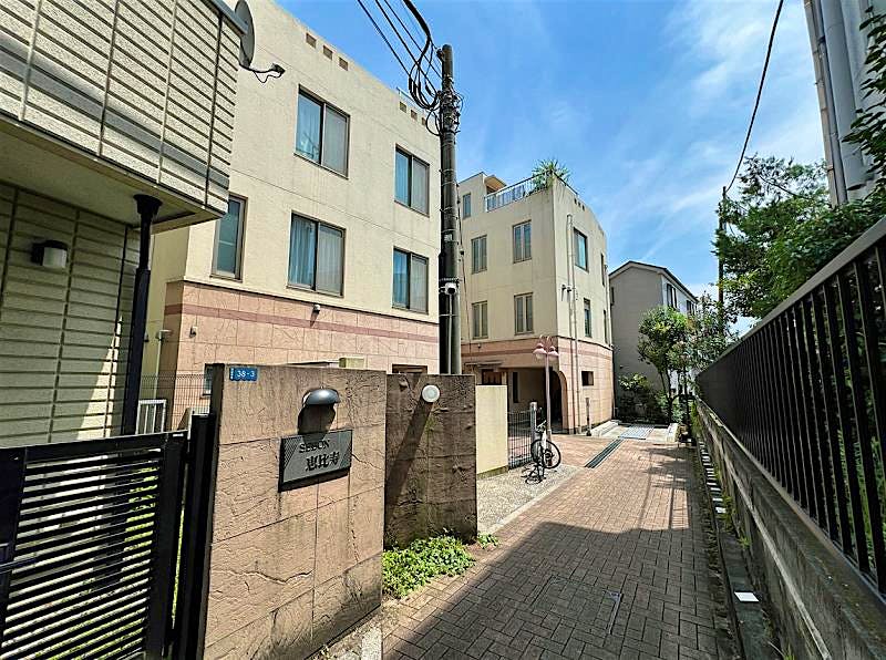 building_exterior_filename