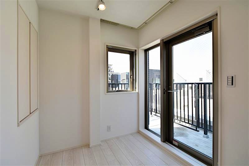 property_interior2_filename