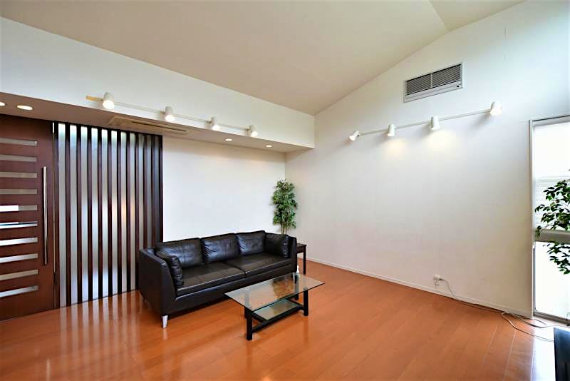 property_interior1_filename