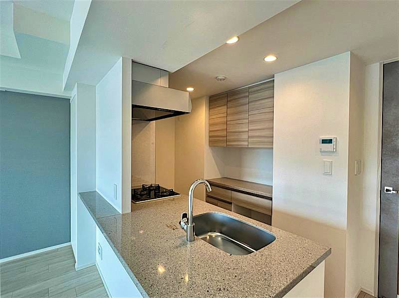 property_interior2_filename
