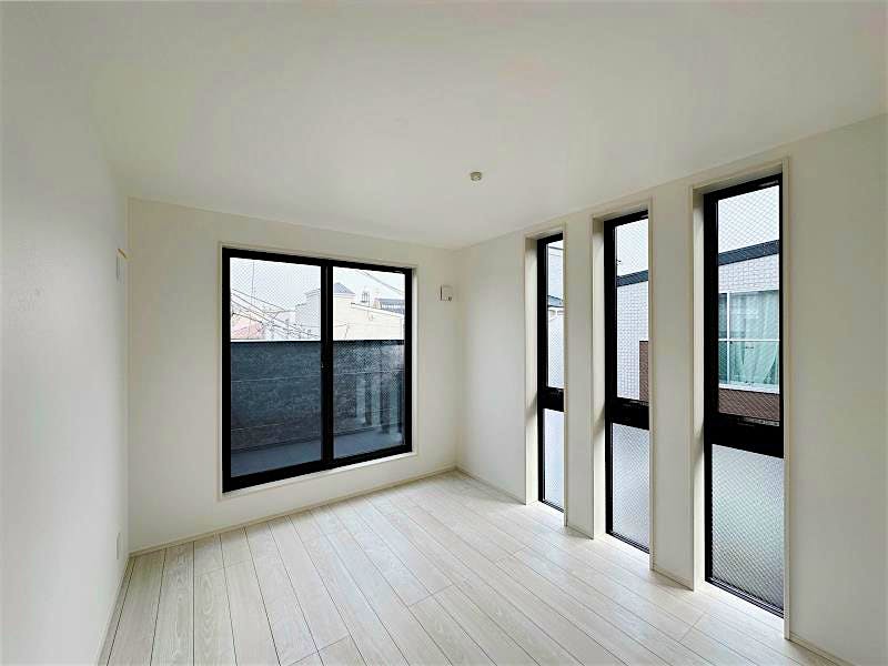 property_interior2_filename