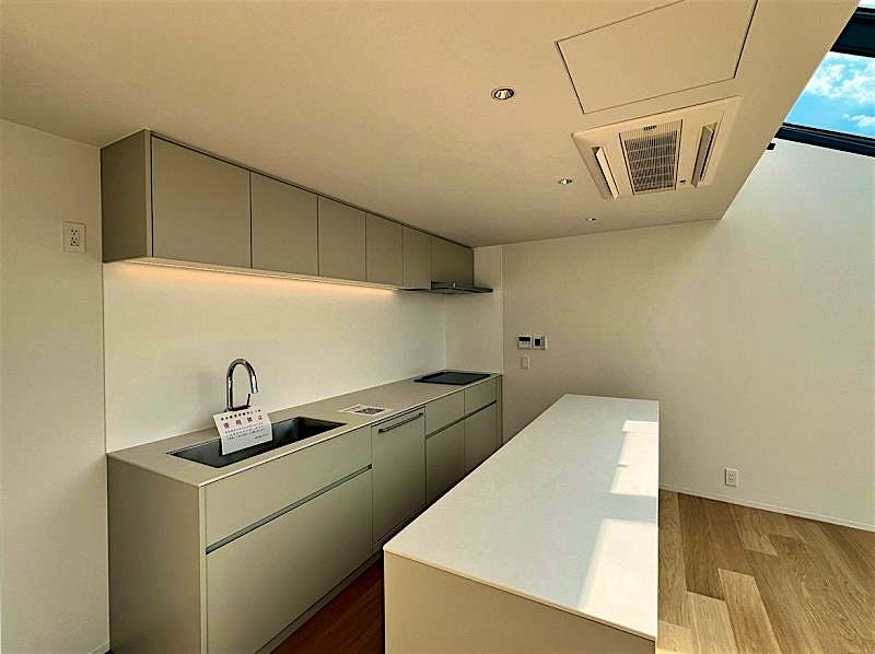 property_interior2_filename