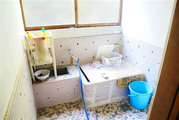 １階風呂（要リフォー