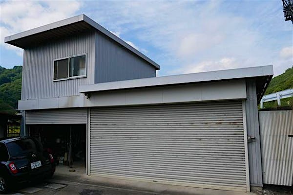 ガレージと倉庫