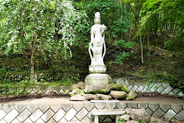 敷地内の観音様