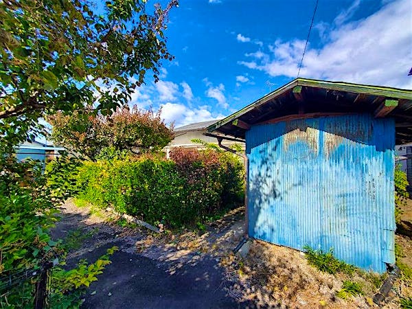 南から物置部分