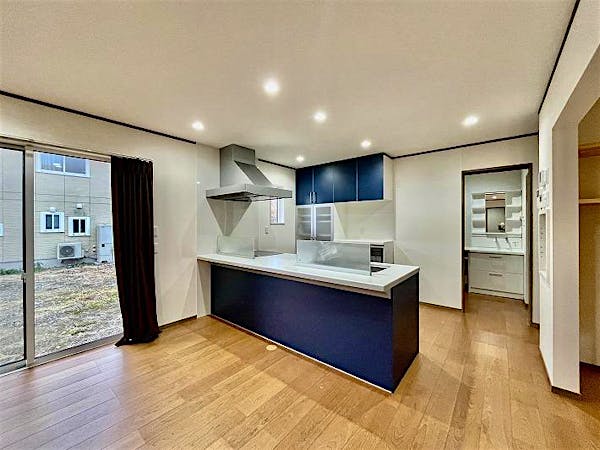 ﾘﾋﾞﾝｸﾞﾀﾞｲﾆﾝｸﾞｷｯﾁﾝ