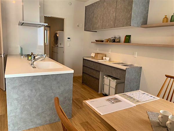 ﾘﾋﾞﾝｸﾞﾀﾞｲﾆﾝｸﾞｷｯﾁﾝ