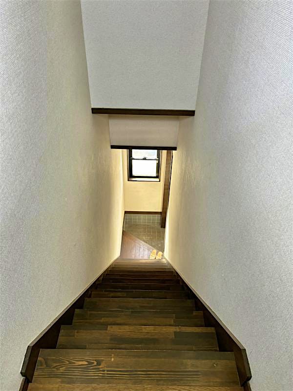 2階への階段