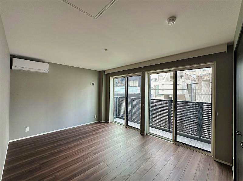 property_interior2_filename