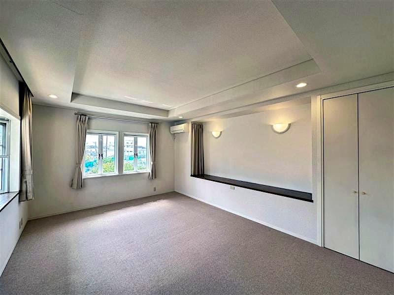 property_interior2_filename