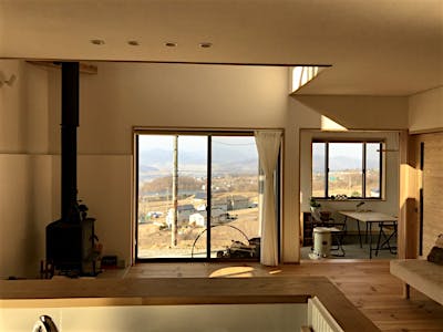 土間サロンと繋がるリビング