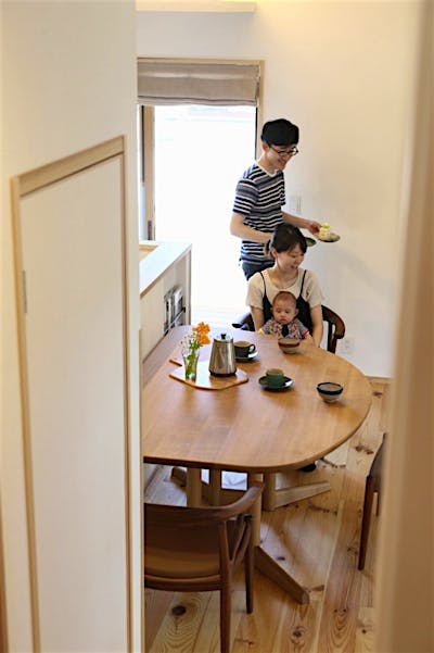 家族で囲める会話が弾むダイニングスペース