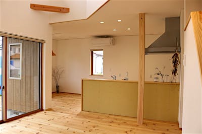 玄関を入ると一棟一棟選べるアクセントウォールがお出迎え