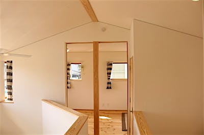 耐震を考え抜いたシンプルな構造は、整った空間構成にも表れる。