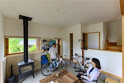 広々した土間なら作業も気兼ねなくできる。K様のライフスタイルにぴったりとはまった。