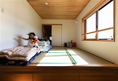 小上がり畳の寝室は長野南展示場をヒントに。