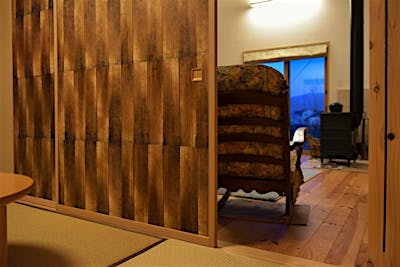 お持ちの家具のテイストに合わせ、襖紙のデザインで個性を演出。