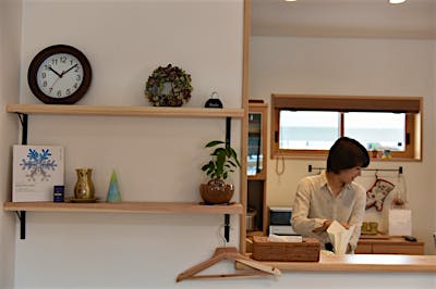 ニッチ棚は建物完成後にDIYをしたもの。