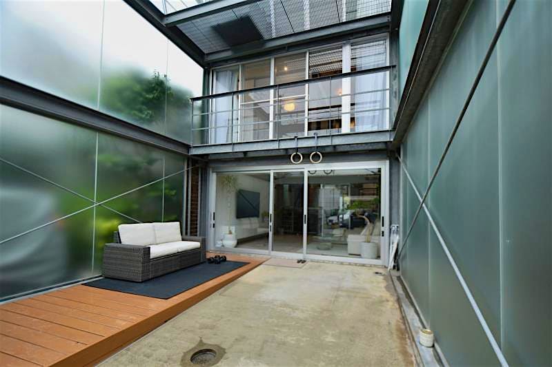 building_exterior2_filename