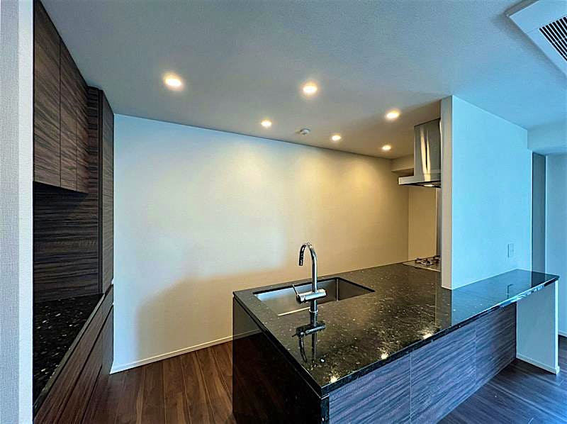 property_interior2_filename