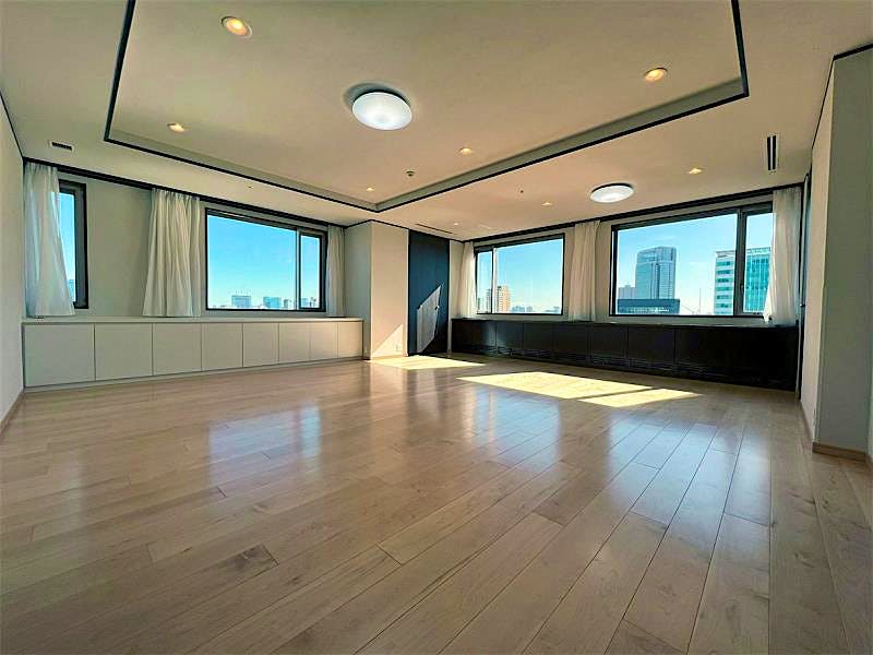 property_interior1_filename