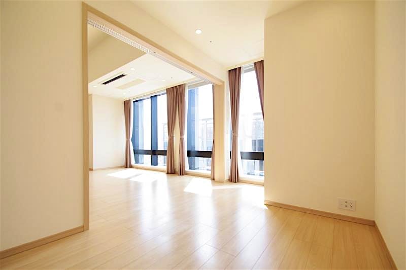 property_interior2_filename