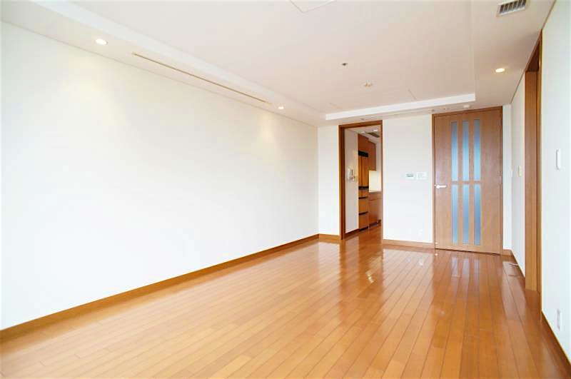 property_interior1_filename
