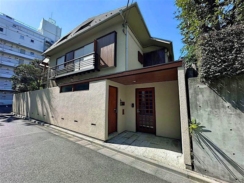 building_exterior2_filename