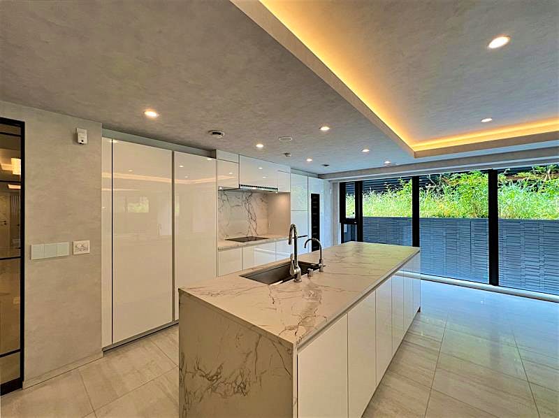 property_interior2_filename