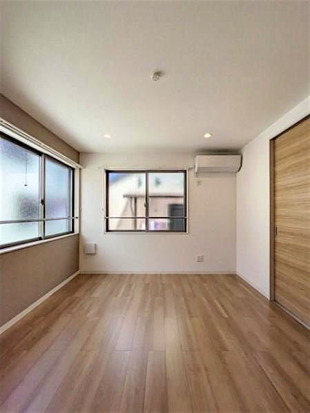 property_interior1_filename