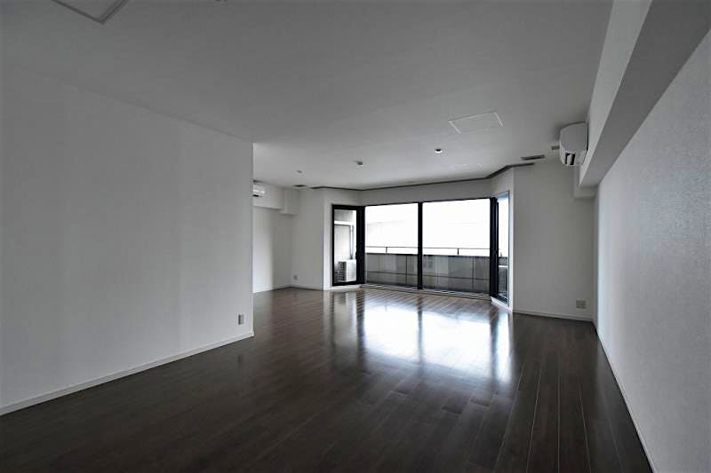property_interior2_filename