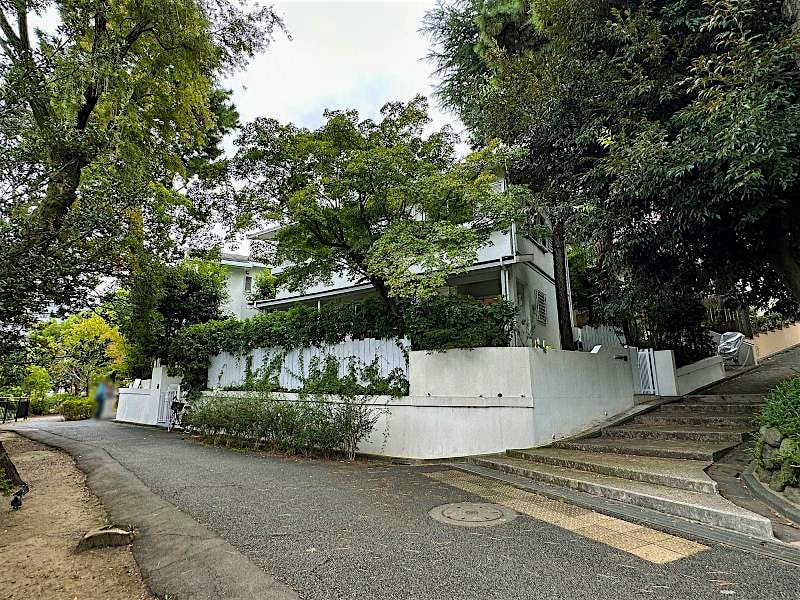 building_exterior2_filename