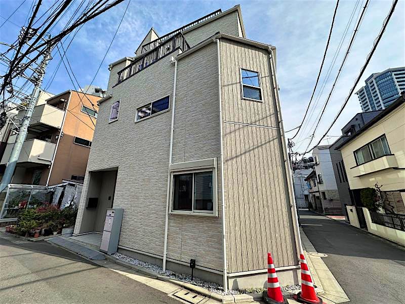 building_exterior_filename