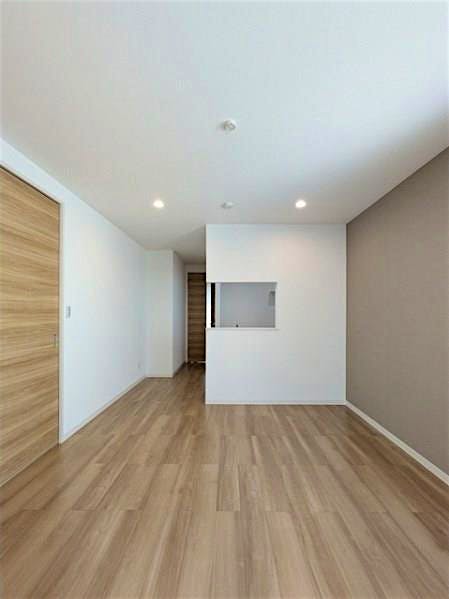 property_interior2_filename