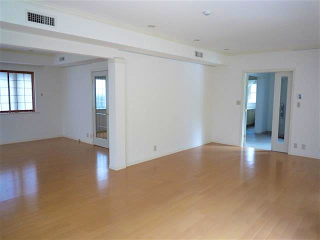 property_interior2_filename