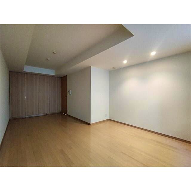 property_interior2_filename