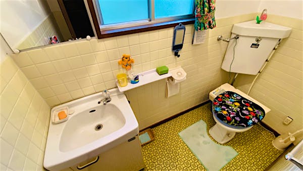 東側洗面トイレ