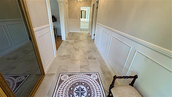 玄関を開ければ、美しい内観がお出迎え。