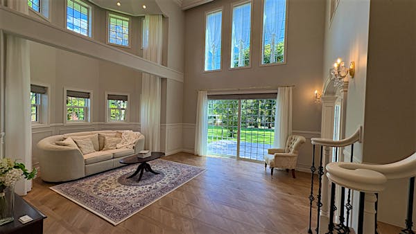 約19帖のリビングは南西に向けて大きく開口部が取られている