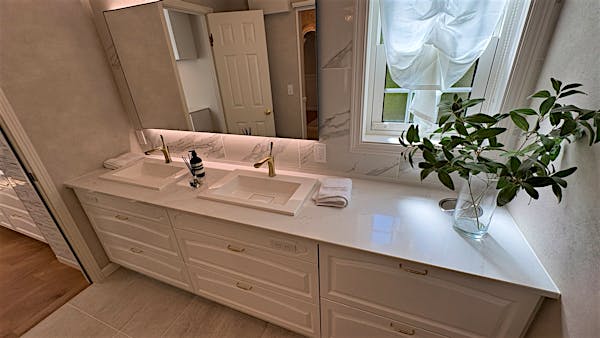 広々した洗面脱衣スペース。