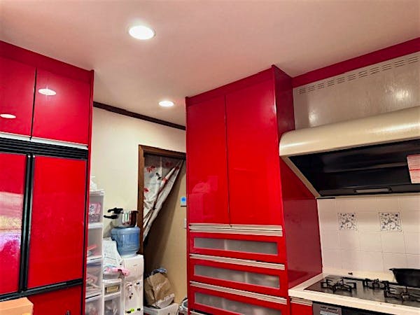 ふんだんな収納スペースのキッチン