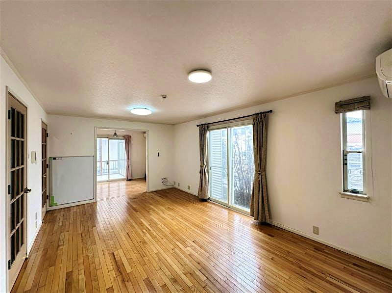 property_interior1_filename